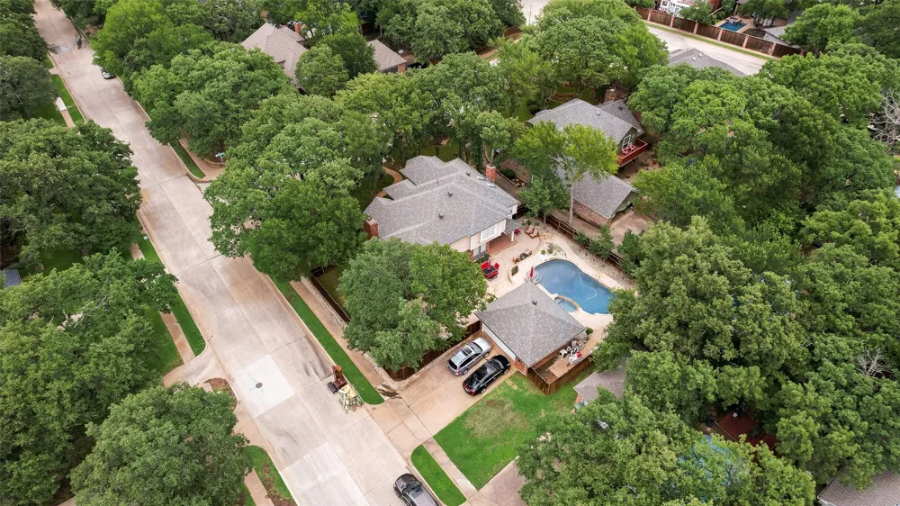 2805 Pine View Drive Grapevine, TX 76051