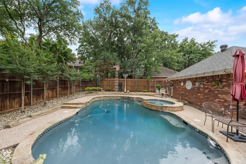 2805 Pine View Drive Grapevine, TX 76051