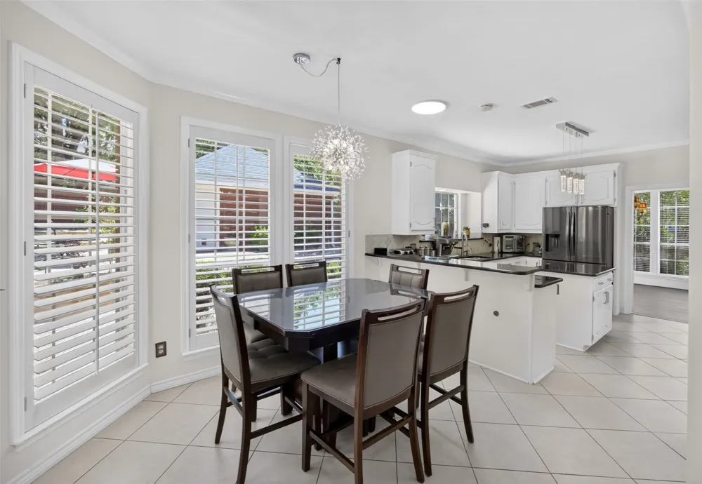 2805 Pine View Drive Grapevine, TX 76051