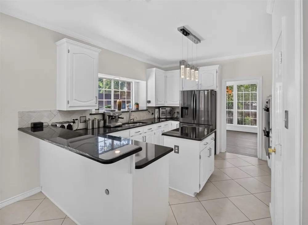 2805 Pine View Drive Grapevine, TX 76051