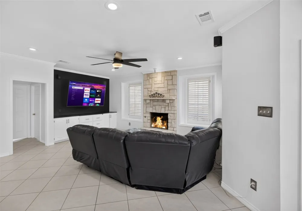 2805 Pine View Drive Grapevine, TX 76051