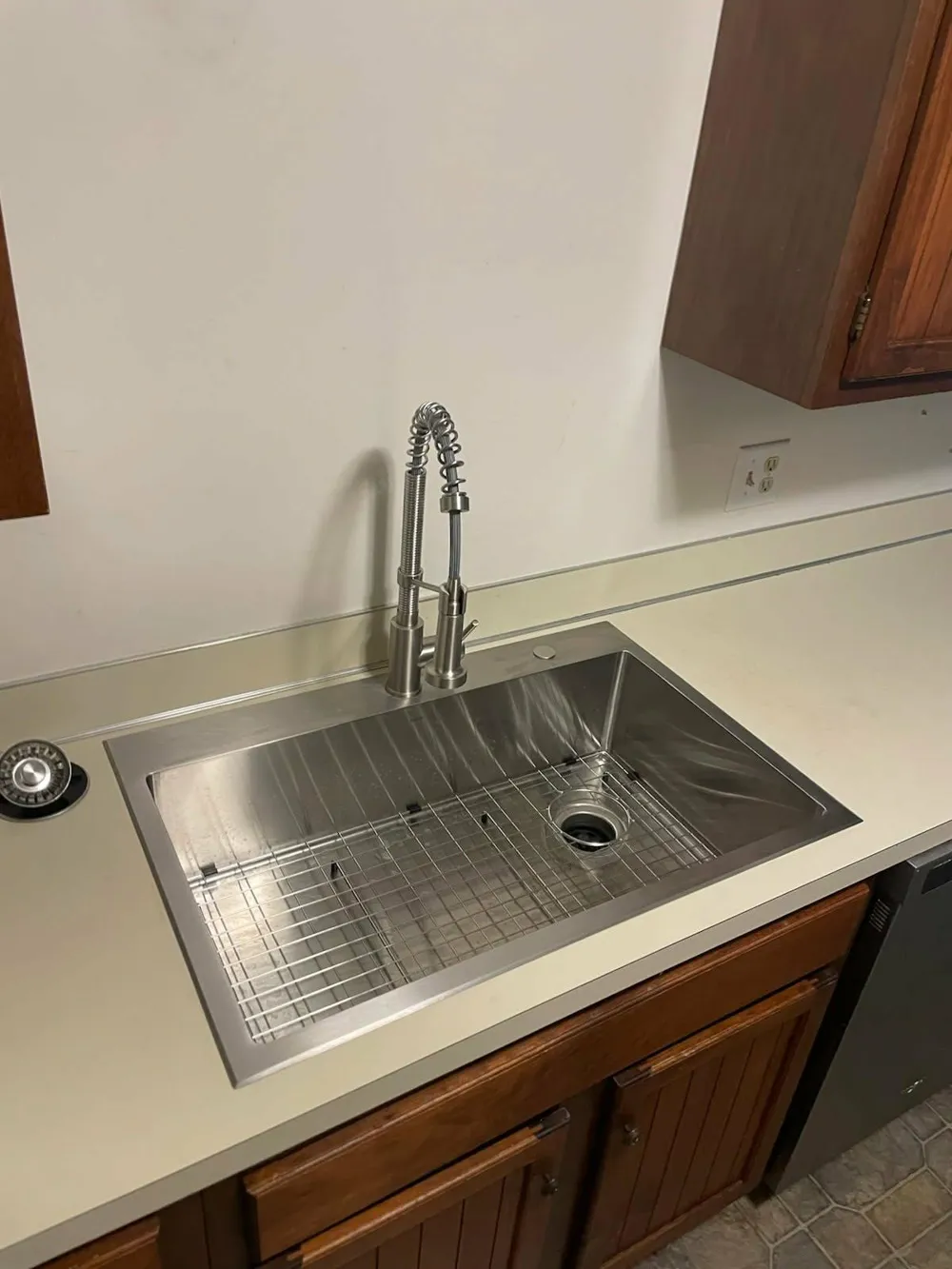 1048 Grenoble Lane Lansing City, MI 48917