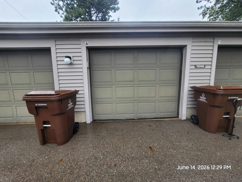 1048 Grenoble Lane Lansing City, MI 48917