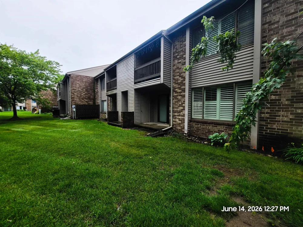 1048 Grenoble Lane Lansing City, MI 48917