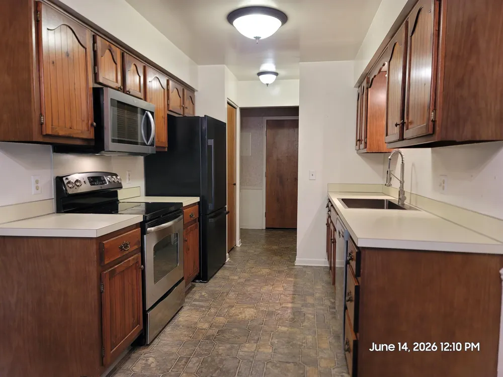1048 Grenoble Lane Lansing City, MI 48917