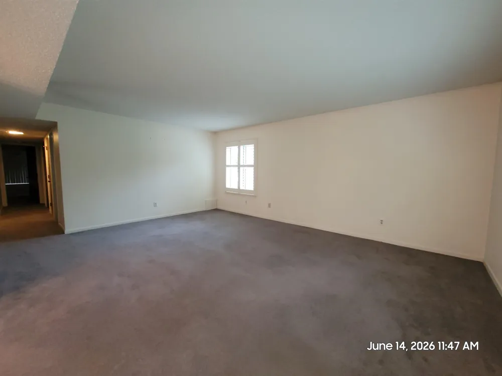 1048 Grenoble Lane Lansing City, MI 48917