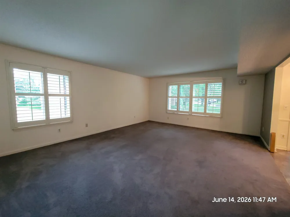 1048 Grenoble Lane Lansing City, MI 48917