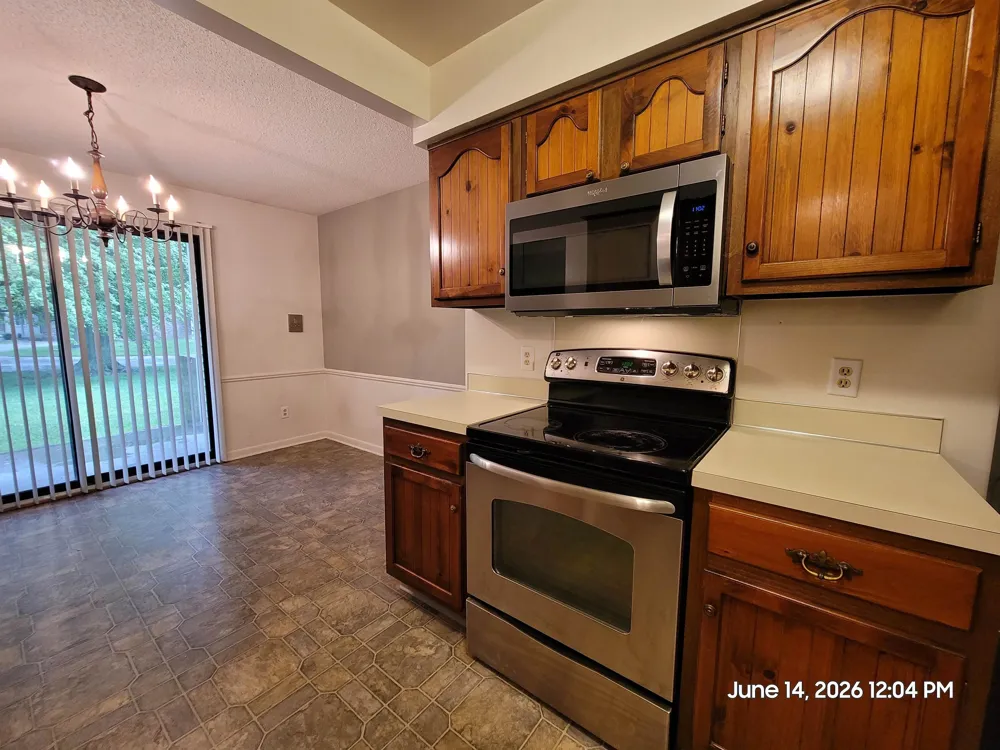 1048 Grenoble Lane Lansing City, MI 48917
