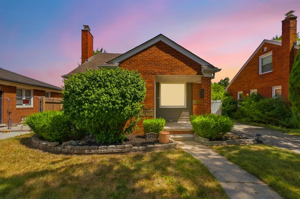 21211 Newcastle Road Harper Woods, MI 48225