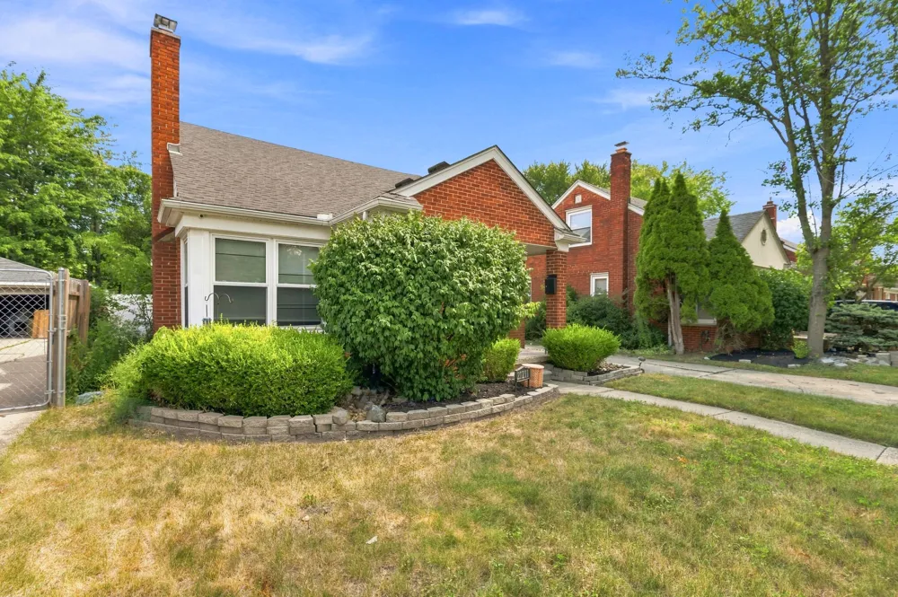 21211 Newcastle Road Harper Woods, MI 48225