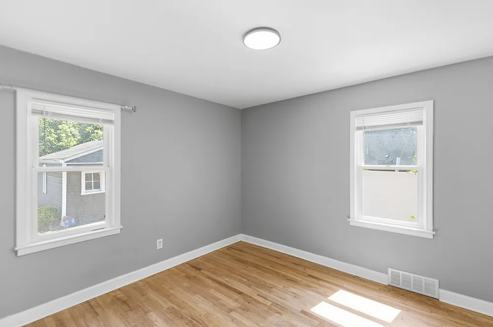 21211 Newcastle Road Harper Woods, MI 48225