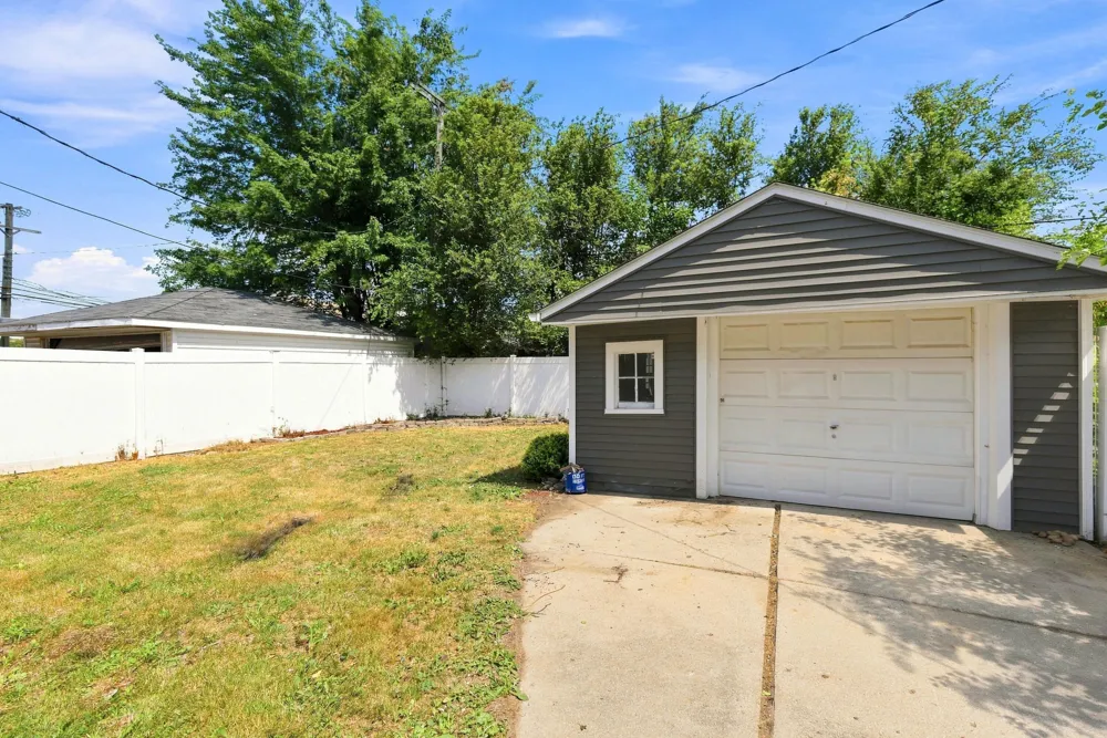 21211 Newcastle Road Harper Woods, MI 48225