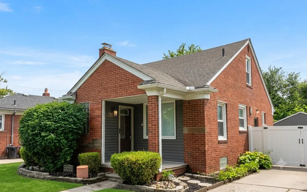 21211 Newcastle Road Harper Woods, MI 48225