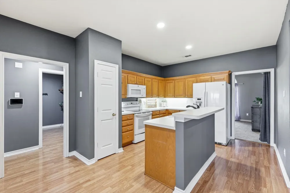 1328 Pierce Road Red Oak, TX 75154