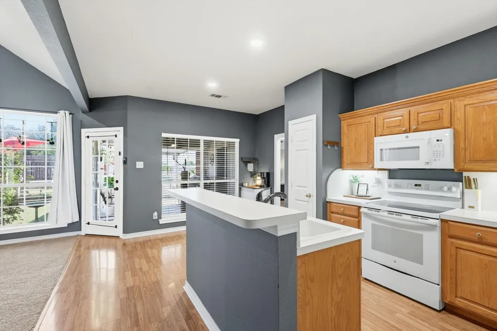 1328 Pierce Road Red Oak, TX 75154