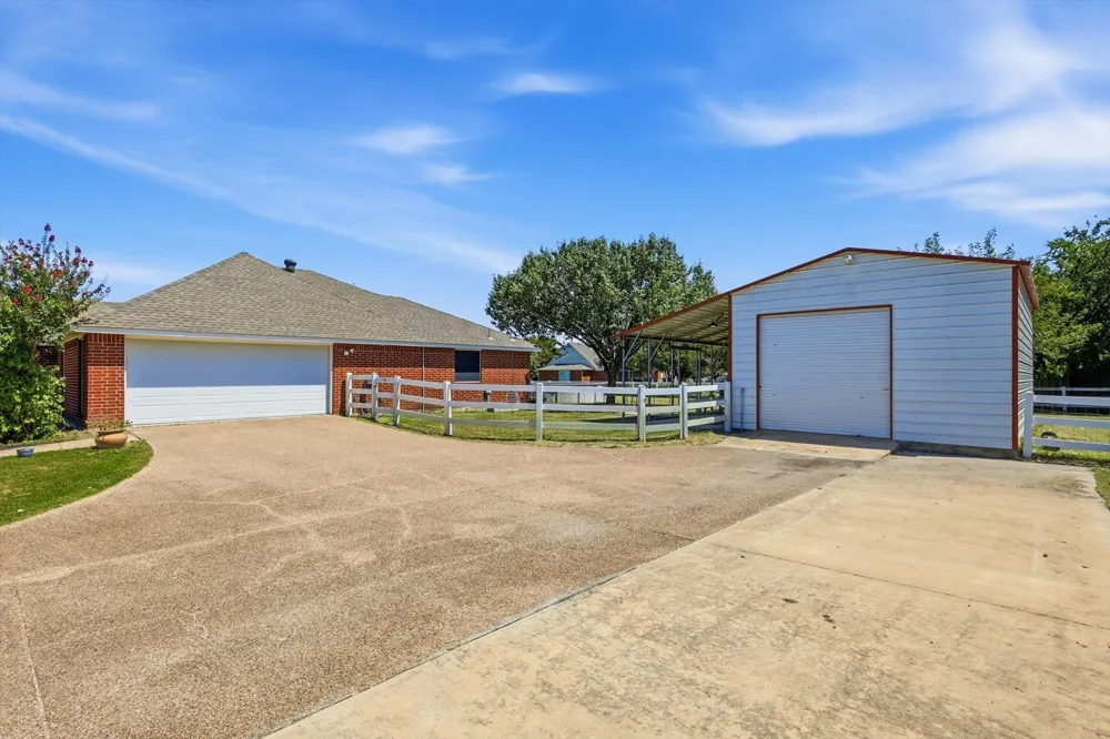 1328 Pierce Road Red Oak, TX 75154