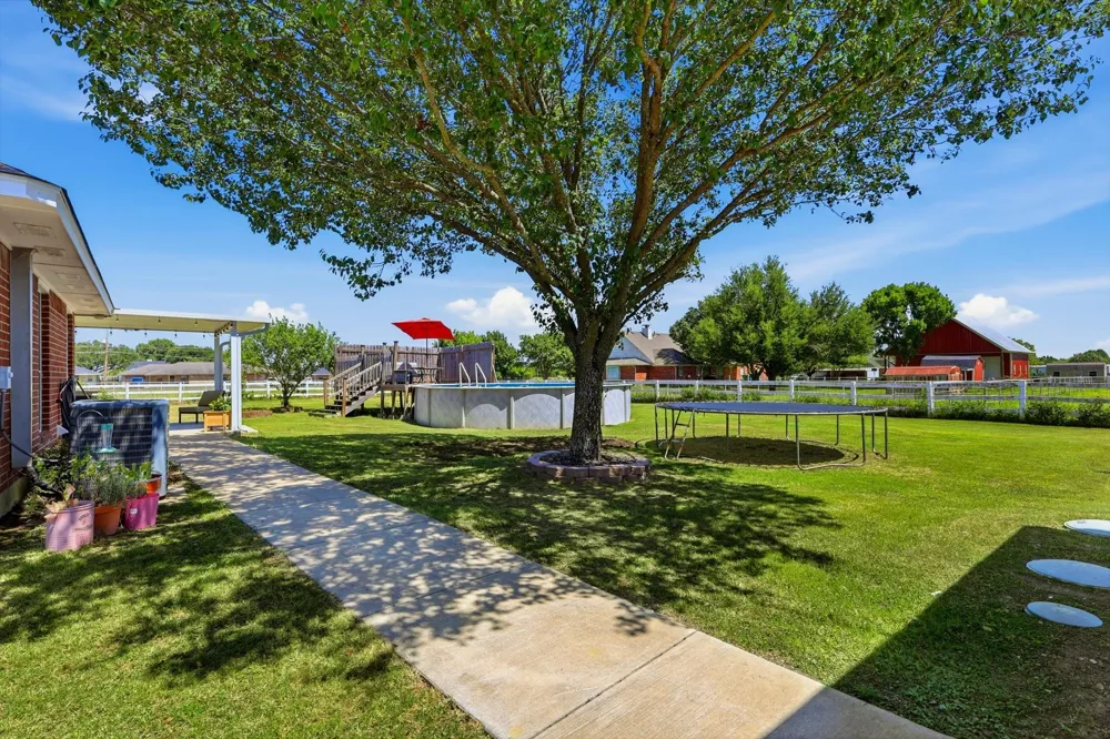 1328 Pierce Road Red Oak, TX 75154