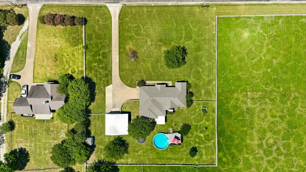 1328 Pierce Road Red Oak, TX 75154