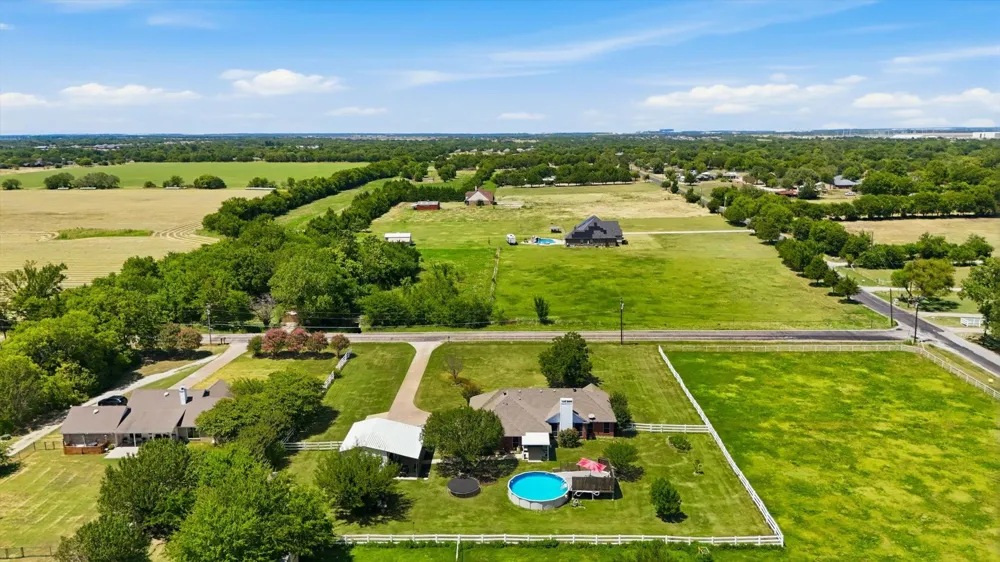 1328 Pierce Road Red Oak, TX 75154