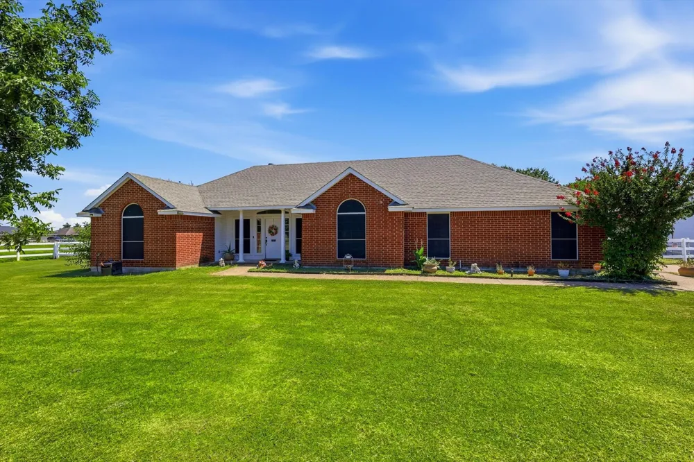 1328 Pierce Road Red Oak, TX 75154