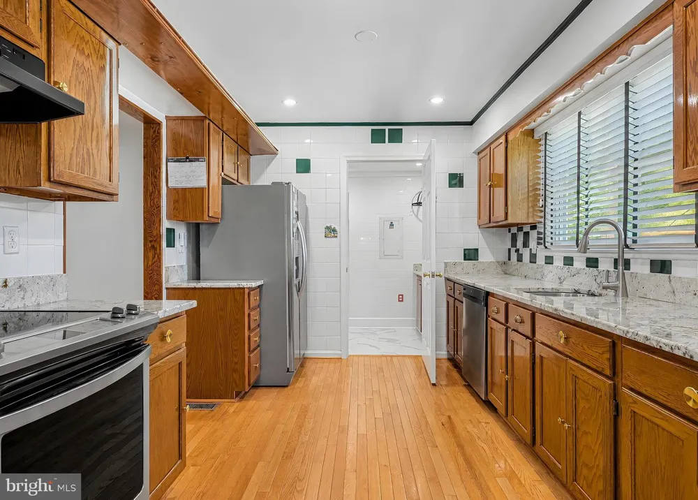 9301 LINHURST DRIVE Clinton, MD 20735