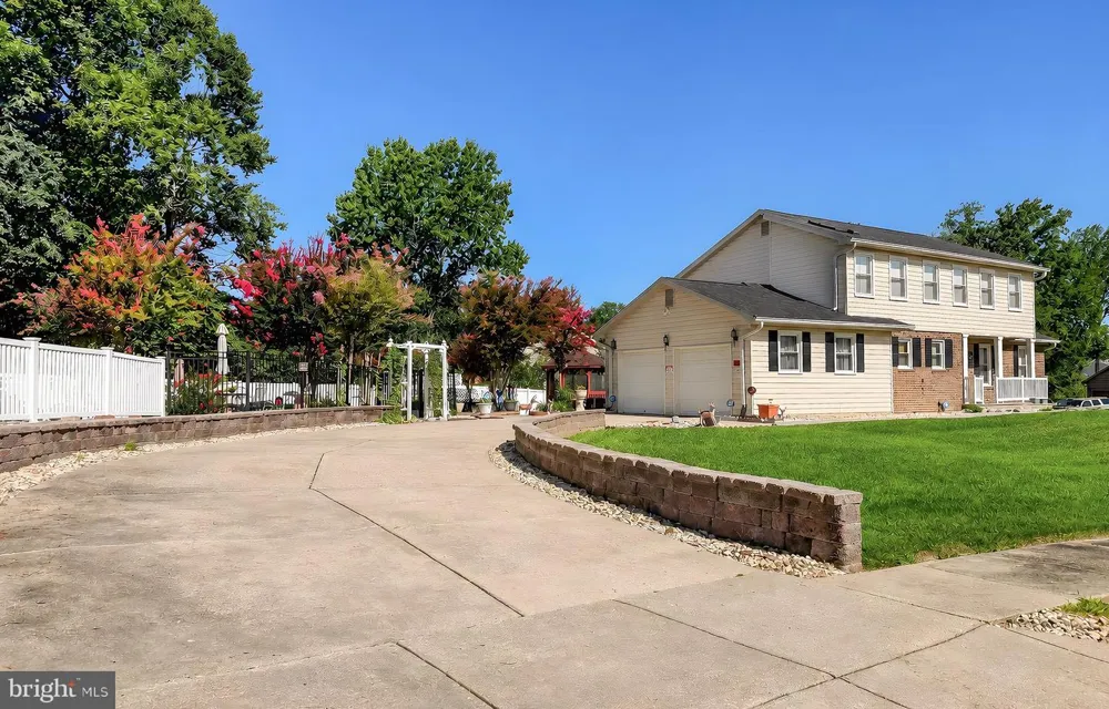 9301 LINHURST DRIVE Clinton, MD 20735