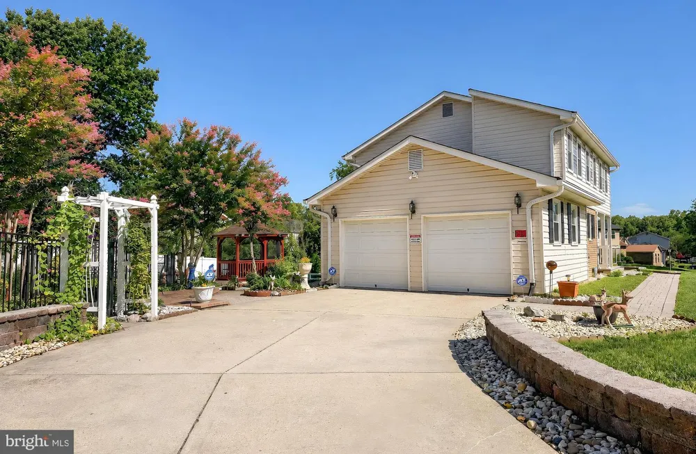 9301 LINHURST DRIVE Clinton, MD 20735