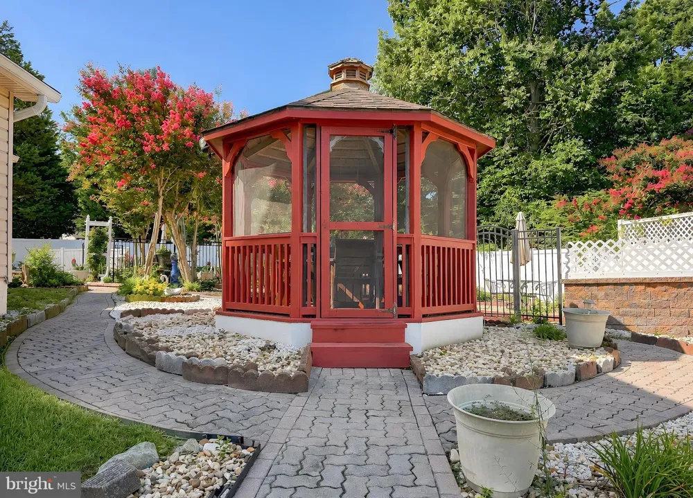 9301 LINHURST DRIVE Clinton, MD 20735