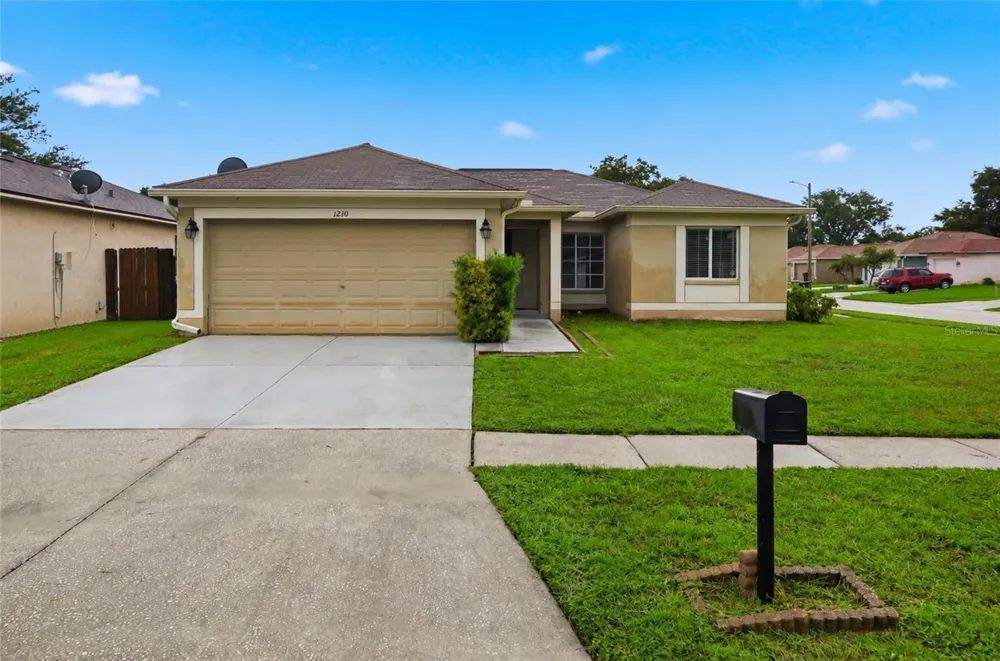 1210 BLUFIELD AVENUE Brandon, FL 33511