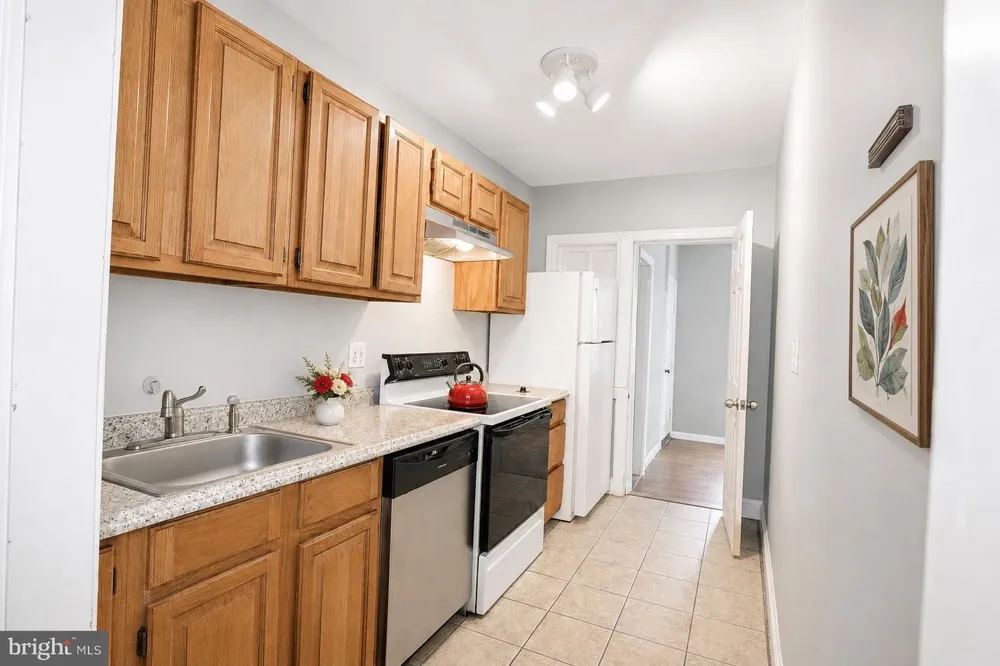 1329 ORREN NE #2 Washington, DC 20002