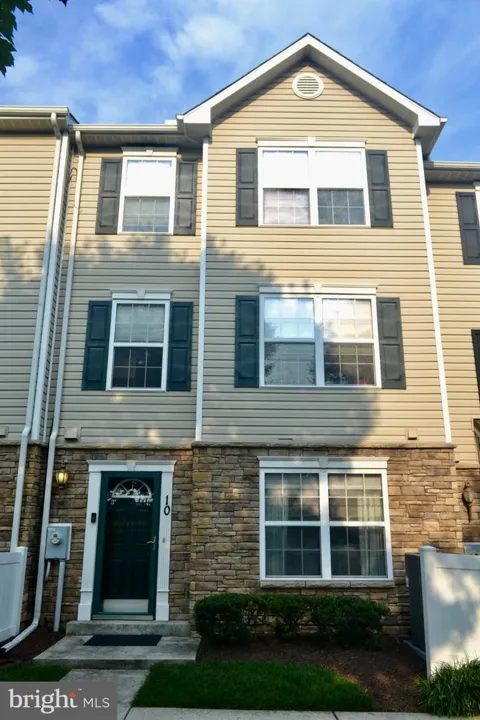 6488 CORNWALL DRIVE #10