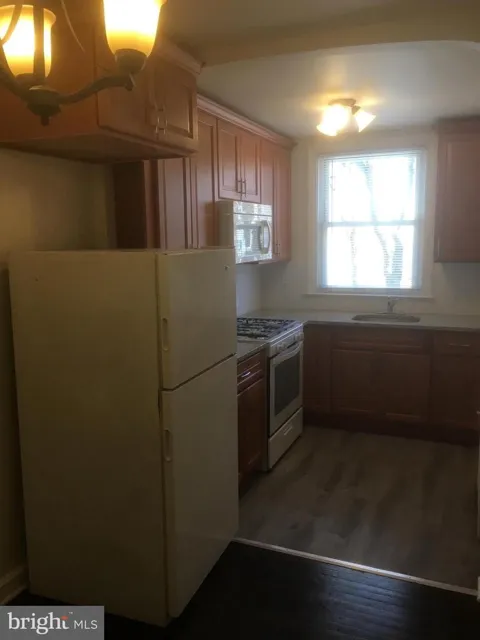 883 WINDERMERE AVENUE #1