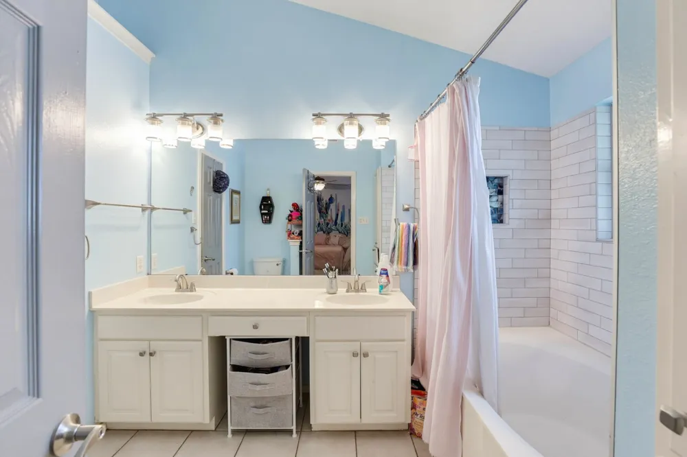 1001 Travis Street Lockhart, TX 78644