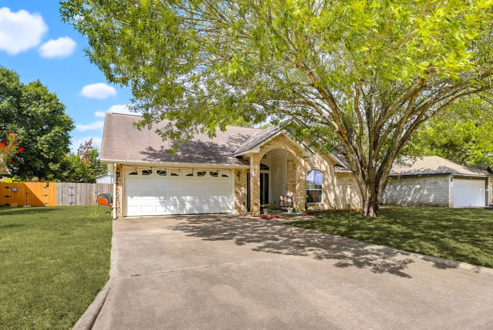 1001 Travis Street Lockhart, TX 78644