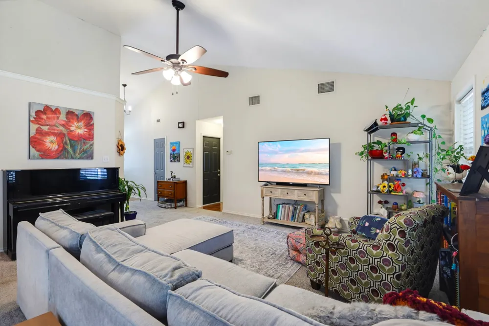 1001 Travis Street Lockhart, TX 78644