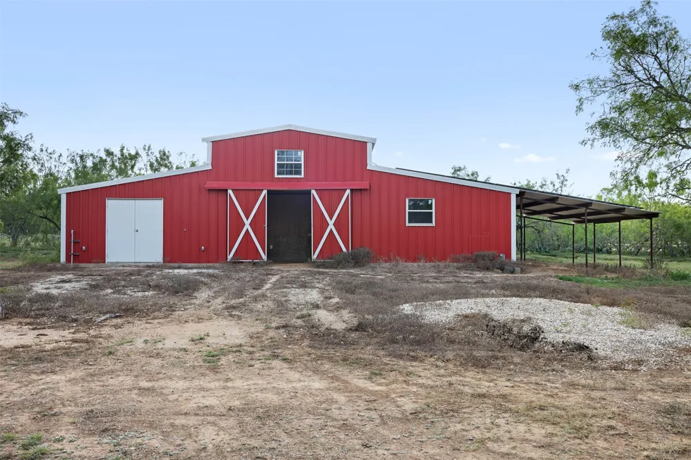 577 Herron Trail McDade, TX 78650