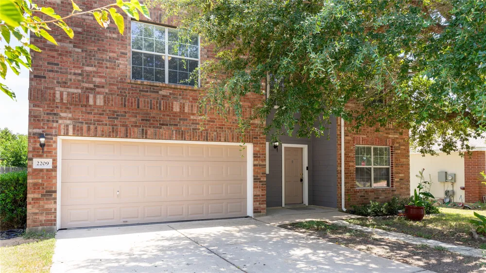 2209 Canvas Back Drive Taylor, TX 76574
