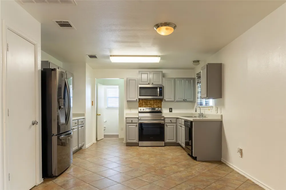 2209 Canvas Back Drive Taylor, TX 76574