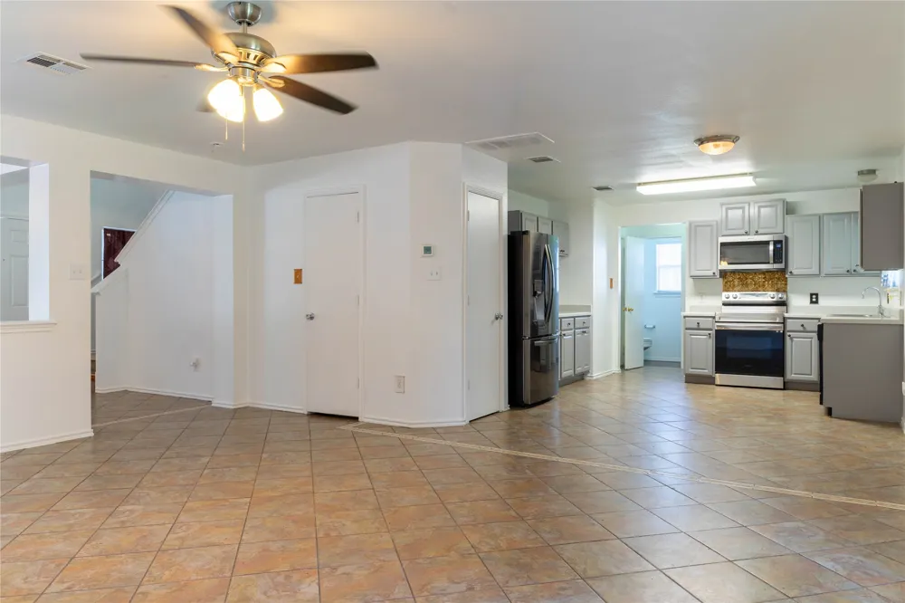 2209 Canvas Back Drive Taylor, TX 76574