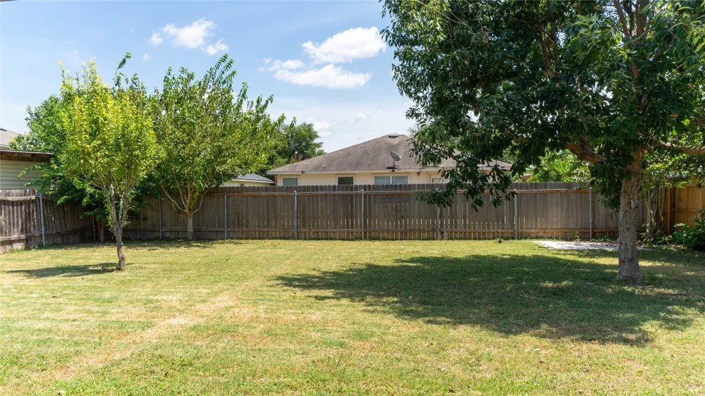 2209 Canvas Back Drive Taylor, TX 76574