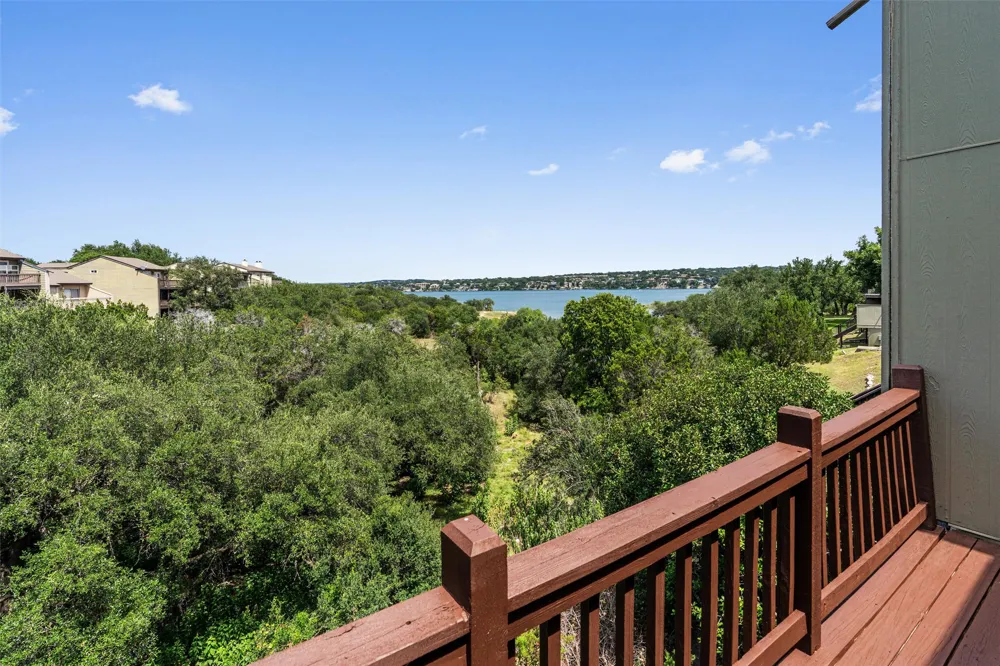 113 Comanche Point Point Venture, TX 78645