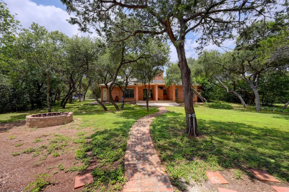 14192 Antonio Drive Helotes, TX 78023