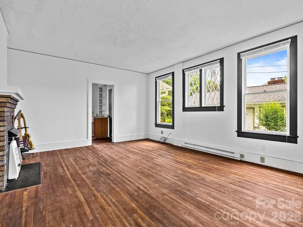 111-113 Stewart Street Hendersonville, NC 28792