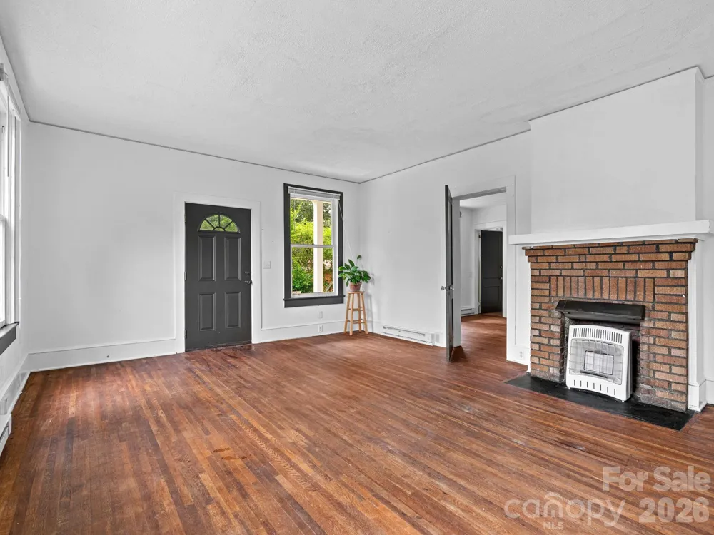 111-113 Stewart Street Hendersonville, NC 28792