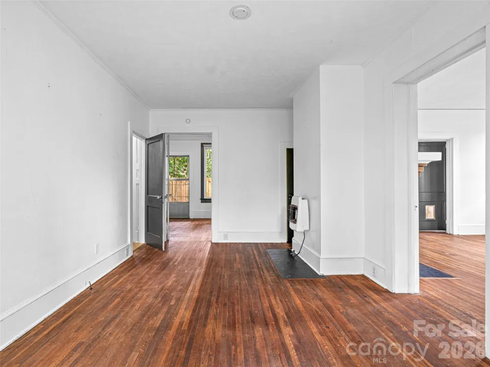 111-113 Stewart Street Hendersonville, NC 28792