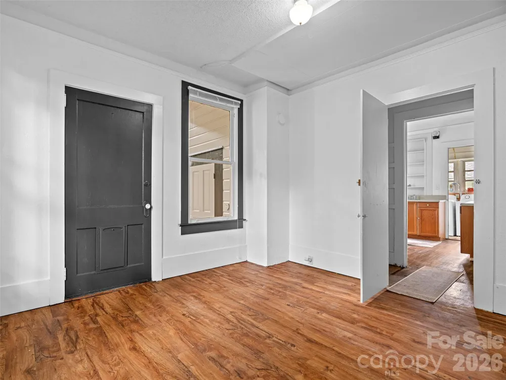 111-113 Stewart Street Hendersonville, NC 28792