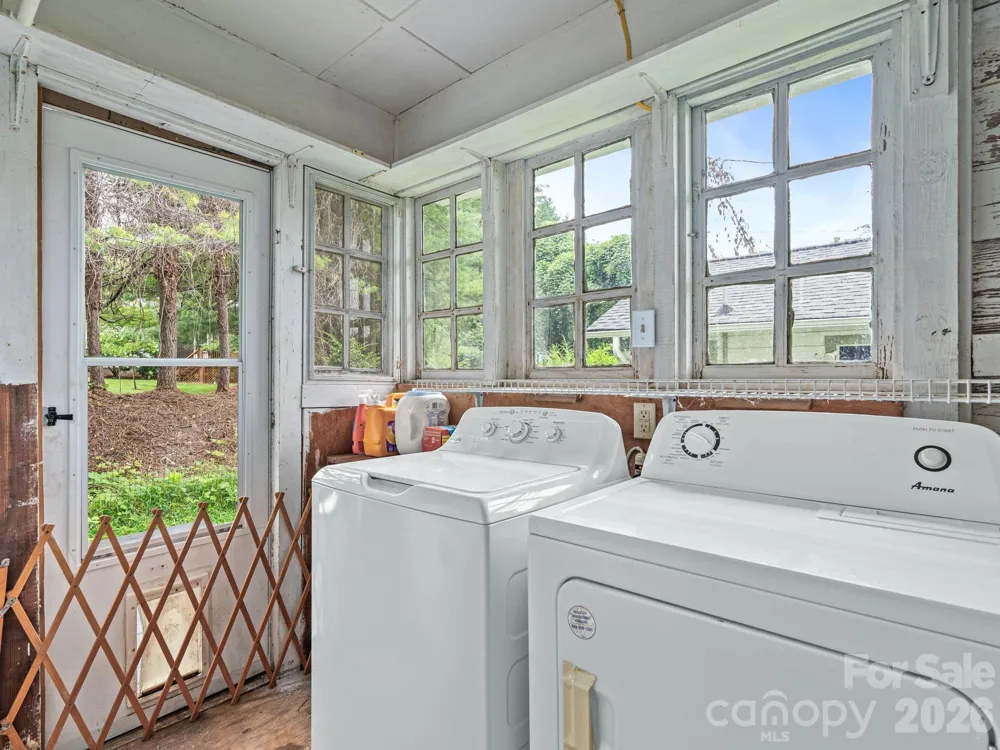 111-113 Stewart Street Hendersonville, NC 28792