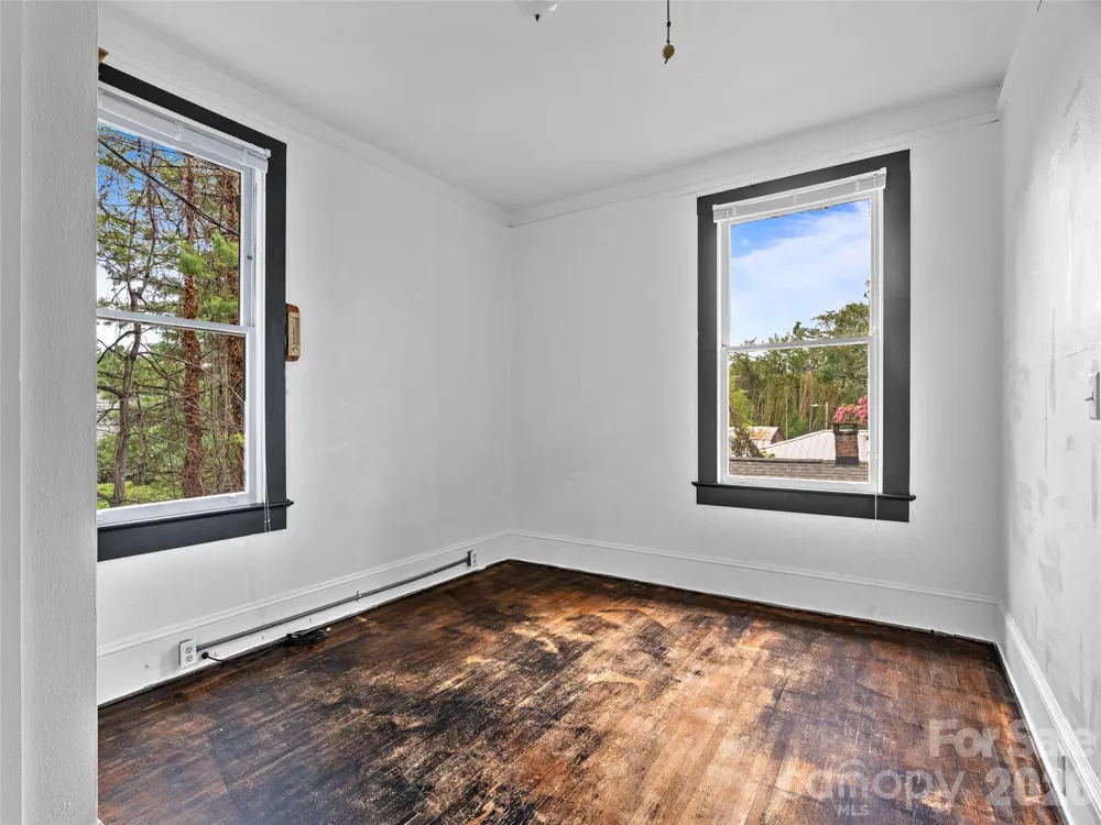 111-113 Stewart Street Hendersonville, NC 28792