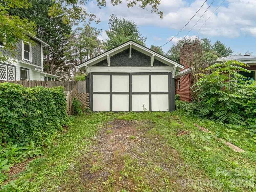 111-113 Stewart Street Hendersonville, NC 28792