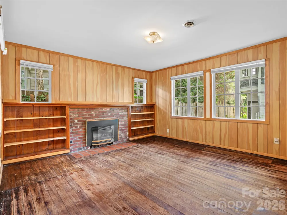 111-113 Stewart Street Hendersonville, NC 28792
